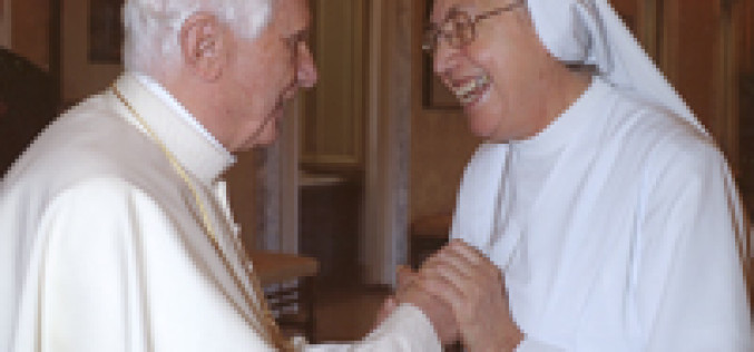 Madre Jerál nia surat agradesimentu nian ba Amu-Papa Bento XVI