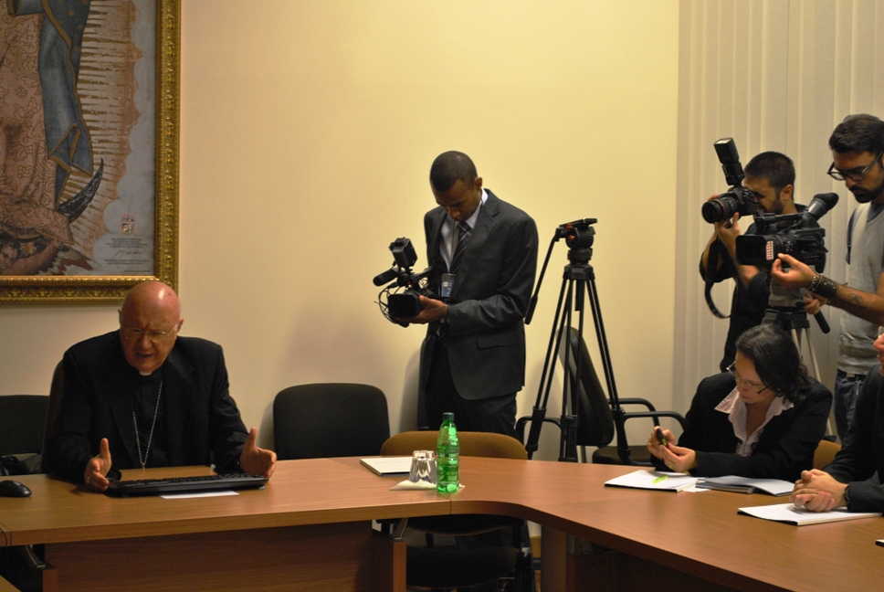 Mons Claudio Maria Celli komunika realizasaun filme-dokumentáriu